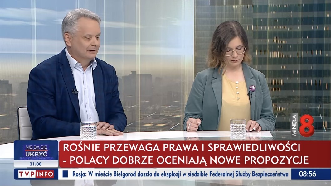 nowePSL's tweet photo. 💬 Trzecia droga już powstając posiadała poparcie zsumowane około 15-16%, które się utrzymuje. Polacy oczekują alternatywy w stosunku dla wzajemnie się zwalczających KO oraz PiS. Spodziewamy się bonusu w postaci dodatkowych mandatów.

🍀@Maliszewski_mm
📺@tvp_info https://t.co/7mAdcb3K9h