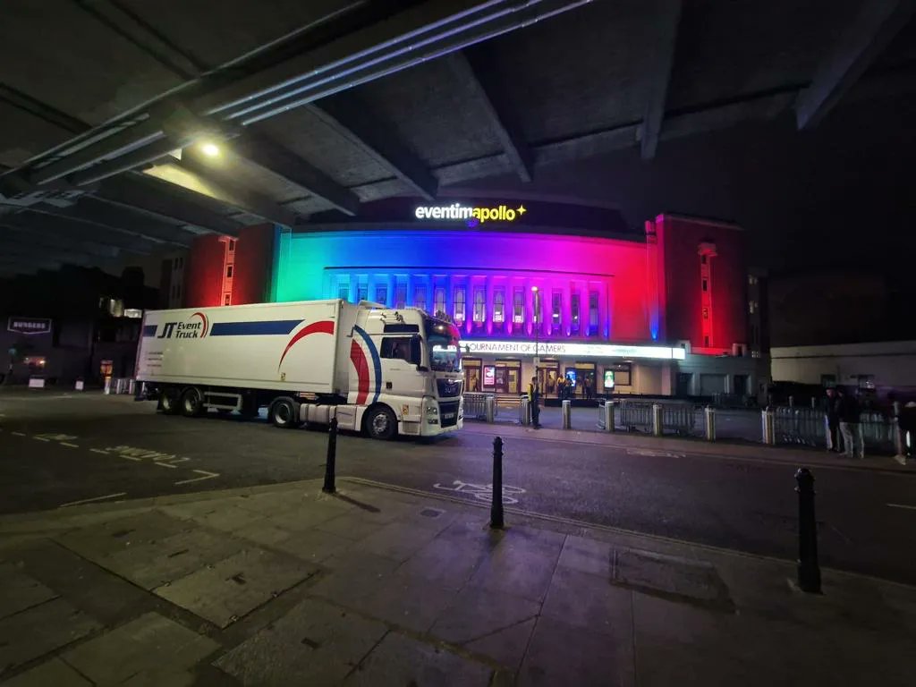 Here’s one of our urban trailers at the @EventimApollo supporting the Tournament of Gamers recently 🎮 

#jteventtruck #eventprofs #eventlogistics #eventtransport #hgvsolutions #transportsolutions #events #eventfreight #eventhaulage #fullproduction