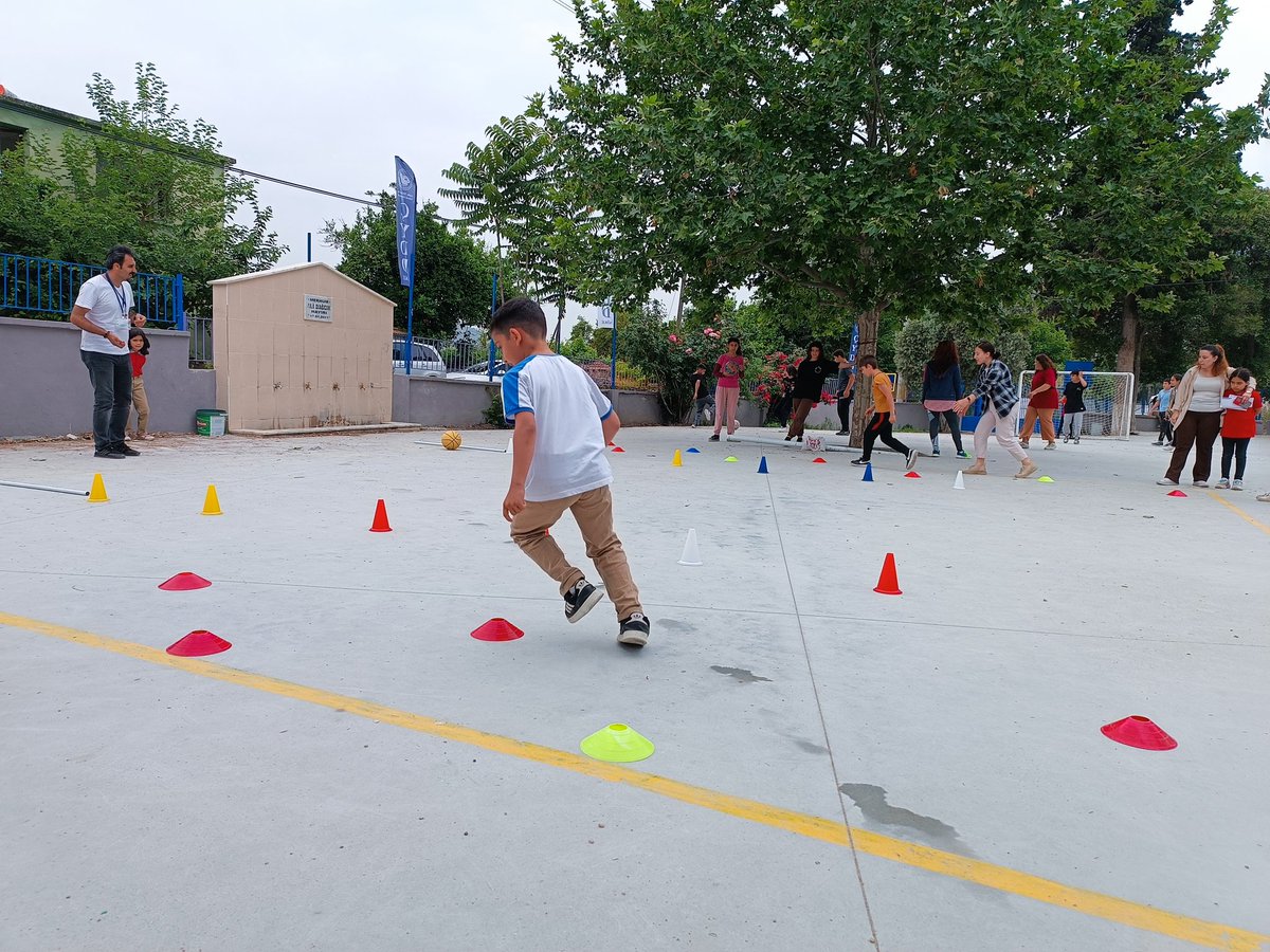 Köyümüzde ,okulumuzda Şenlik tum hızıyla devam ediyor 🥰🥰🥰 <a href="/cengizaydin36/">Cengiz Aydın</a> <a href="/CagdasYasamDD/">ÇYDD-Çağdaş Yaşam</a> <a href="/Aydin_MEM/">Aydın İl Millî Eğitim Müdürlüğü</a> <a href="/seyfullah0966/">Seyfullah OKUMUŞ</a> <a href="/yapiciserafetin/">Şerafettin Yapıcı</a> <a href="/SokeCydd/">Çağdaş Gençlik Söke</a> <a href="/sokemem/">Söke İlçe Milli Eğitim Müdürlüğü</a>