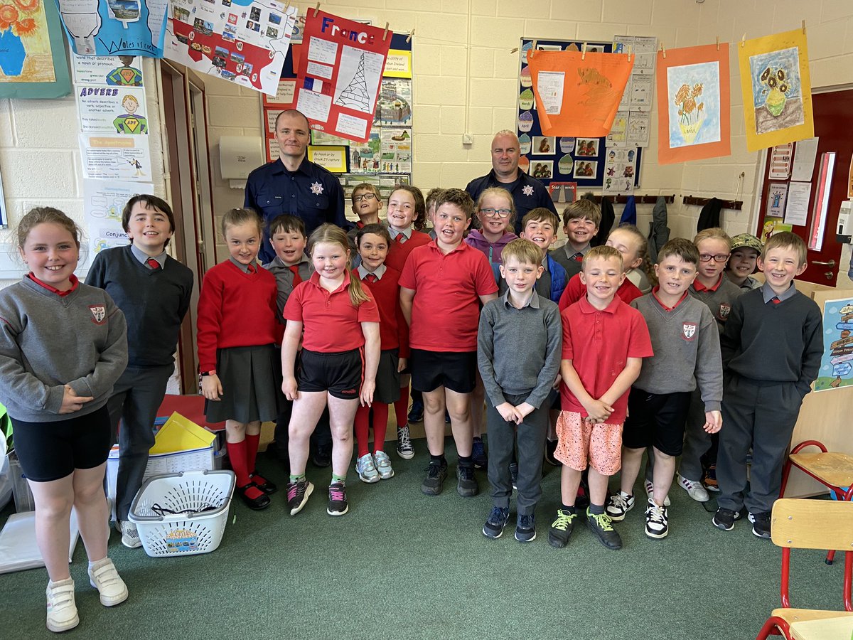 2nd, 3rd & 4th class got a very important talk from the Wexford fire service yesterday. Thanks for coming in @wexfordcoco #firesafety #wexford https://t.co/M0beHChe2G