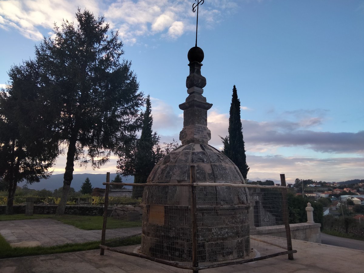 xcgcampo's tweet photo. #Redondela #Chapela Impresionante a cúpula do campanario da igrexa de #Reboreda Dende unha alcaldía do BNG colaboraremos cun convenio para a restauración e que o concello adquira bens da Igrexa. Ambas partes sairemos beneficiadas. https://t.co/2RYBxAOKDV