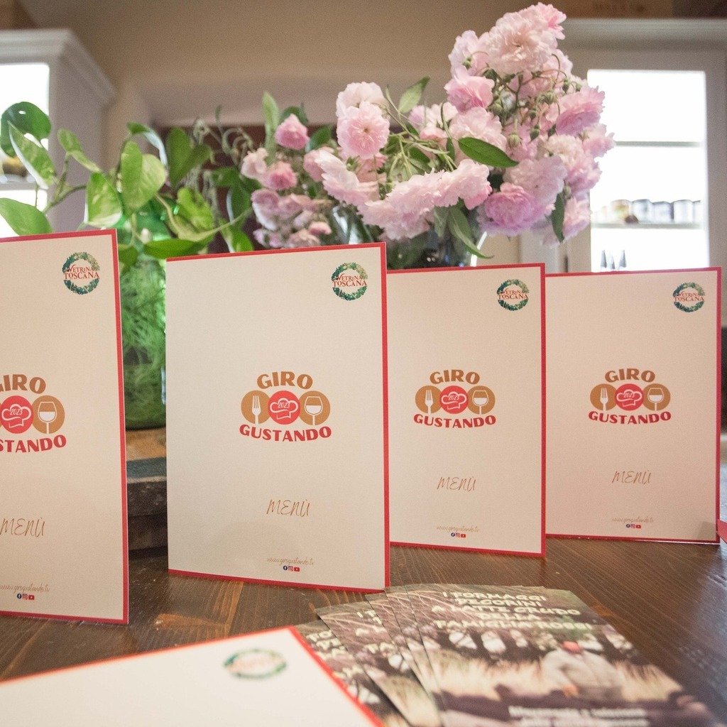 Buongiorno con i fiori.... della @[17841404073649822:@locandadellaioncino] 💐
 Quelli stupendi, visti giovedì scorso‼
#girogustando #a4mani #cuochichesincontrano @[17841443941175515:@visitbibbona] instagr.am/p/Csk-XGgqgLS/