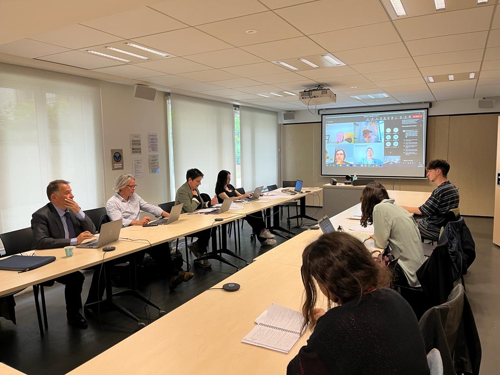 LePFVT's tweet image. La seconde session des ateliers du @LePFVT s'est ouverte hier, en vue du @WUF_UNHabitat. Nous avons retrouvé les groupes Limites planétaires et Solidarités afin d'échanger sur les trajectoires à suivre pour atteindre les objectifs à l'horizon 2050.
@Fr_VilleDurable @linstitutPR