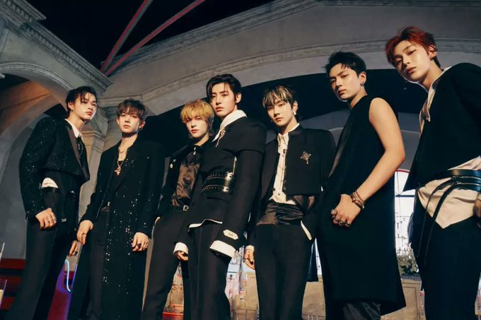 #ENHYPEN Soars Past 1 Million Sales In Just One Day + Breaks Personal Record With “DARK BLOOD”