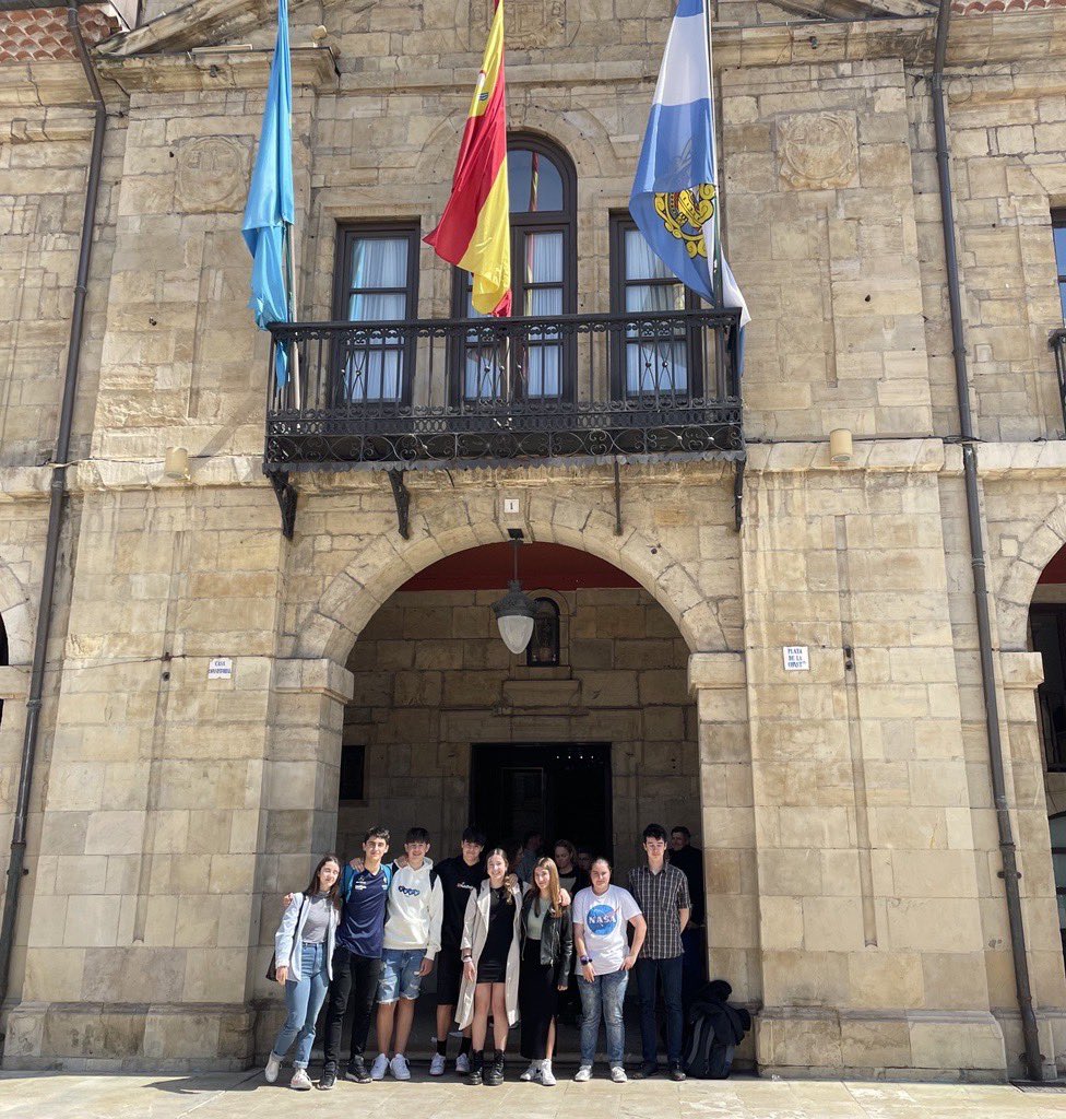 ies5's tweet photo. Alumnado de 3 º de la ESO de PESE, presentó sus Cooperativas en el Ayuntamiento de Avilés.
¡Hoy 23 de mayo, mercado! https://t.co/NRoVQzCOO6