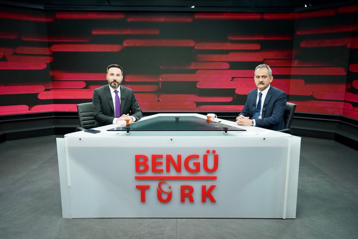 Öğretmenlerimizin 19-23 Haziran tarihleri arasındaki yıl sonu mesleki çalışmaları, Öğretmen Bilişim Ağı (ÖBA) üzerinden uzaktan eğitim yoluyla yapılacaktır. 

Öğretmenlerimizin mesleki ve kişisel gelişimini desteklemeyi sürdüreceğiz.