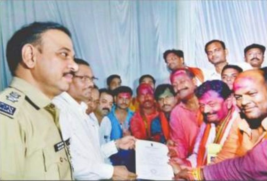 आज ही चार वर्ष पूर्व लोकसभा-कुशीनगर की सम्मानित जनता ने अपने विजय को विजय का आशीर्वाद प्रदान किया था।

मैं आप सभी ऋण को जनसेवा और क्षेत्र के विकास द्वारा निरंतर चुकाता रहूँगा।

आप सभी का हार्दिक आभार, अभिनंदन!
