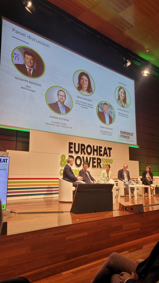 The opening plenary panel of
#EHPCongress23 highlights the role of #Digitalisation in #DistrictHeating 🔑

Check out this very timely @DHCPlus report #DigitalDHC euroheat.org/resource-repor… and let's continue the discussion on Wednesday at 13:30 in sala 500

#DHC #TwinTransition