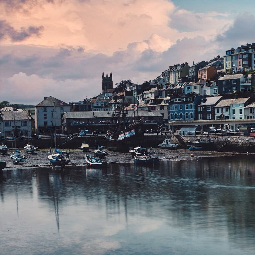 #brixhamharbour #brixham #englishriviera #devon #lovebrixham❤️ #lovebrixham #torbay #torbayinpictures #lovedevon #panorama #olympusomdem5markii #1240f28pro #11shotpano #carlmcphersonphotography #panorama_photo # instagr.am/p/CslCv2FMPBY/