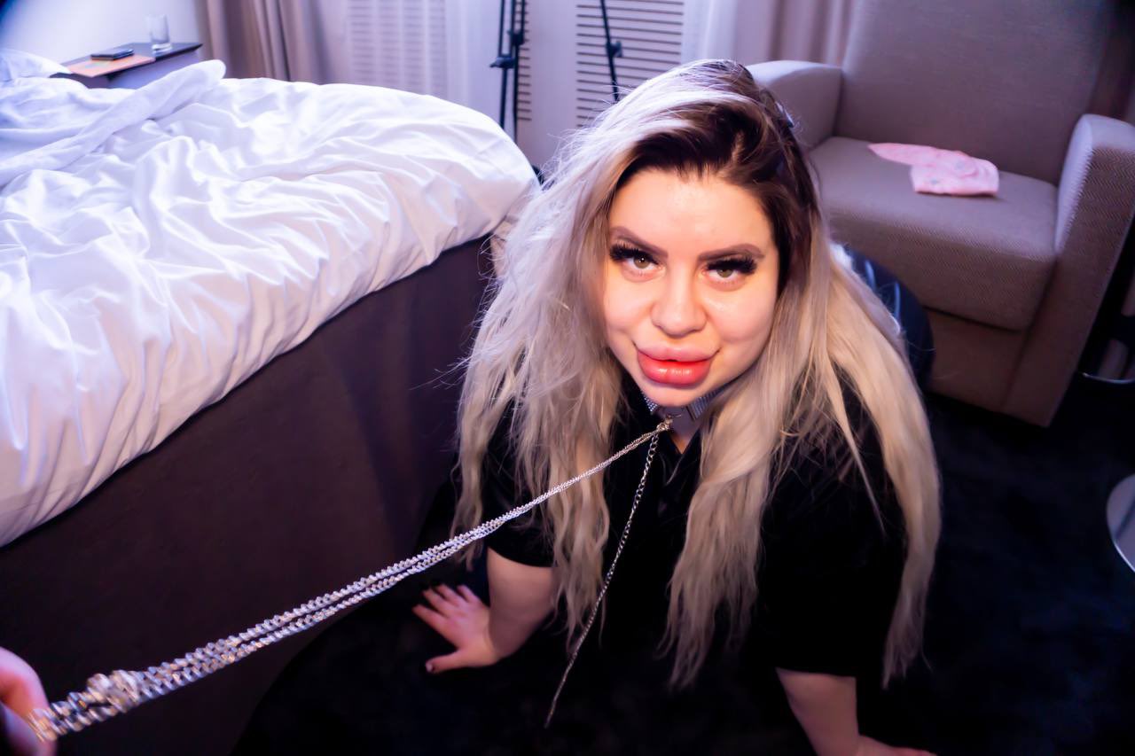Natasha Crown - Top 0,31% on Twitter: "Can I be your slut? RT, if yes🤤