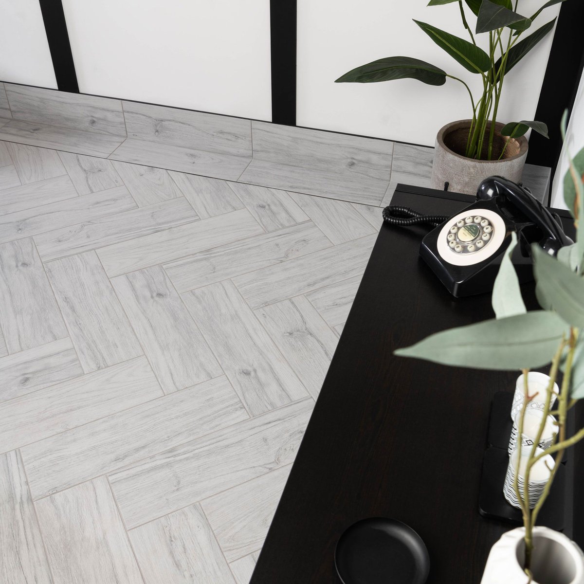 wallsandfloors's tweet photo. 💥 New Wood Effect Tile! 💥
Friston Wood Effect Matt White Tiles
🔍 https://t.co/9DhU6wxLxz...
#new #tiles #woodeffect #woodeffecttiles #white #lightgrey #friston #hallway #hallwaydecor #UnlockYourDreamHome #ihavethisthingwithtiles #diy #homeinspo #homedecor https://t.co/haTPTWOKf3