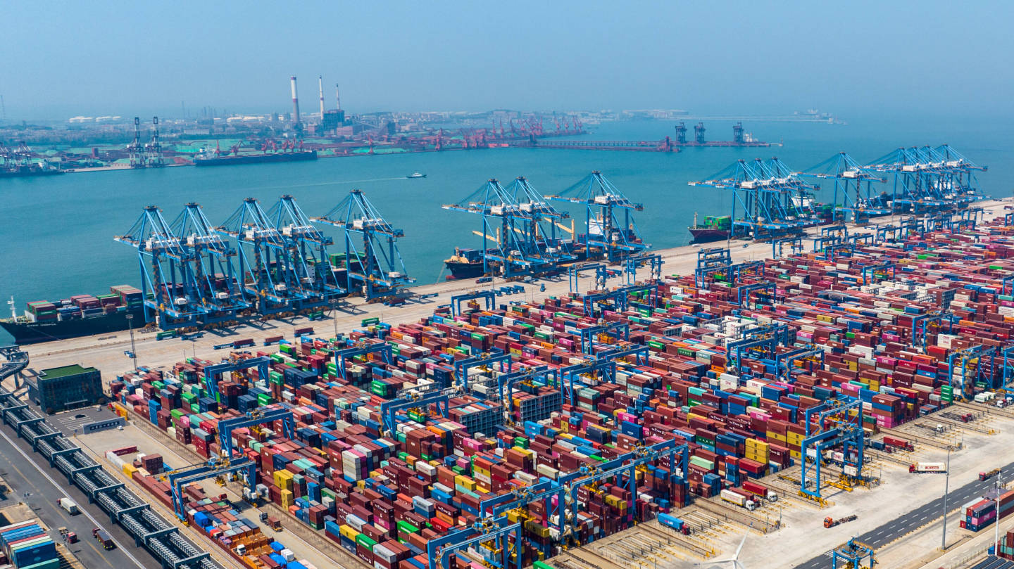 Giới thiệu về cảng biển (Vị trí địa lý, vai trò đổi với hoạt động vận tải bằng đường biển)