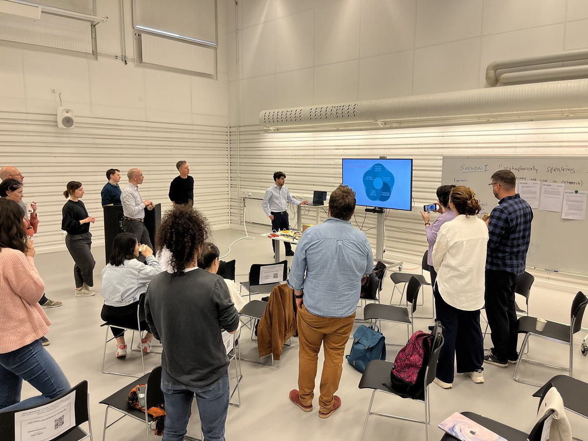 chrisspeed's tweet image. What does synthetic data offer to designers as a material to explore the security and flow of personal data? Francesco and Luca @ClearboxAI on the use of the shl-dataset.org to develop synthetic data @Dcode_EU