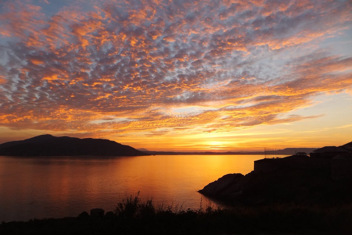 RT <a href="/glossop1906/">Steven ☘️</a>: Irish Sunset, Sept 2015. #sunsetphotography #Ireland