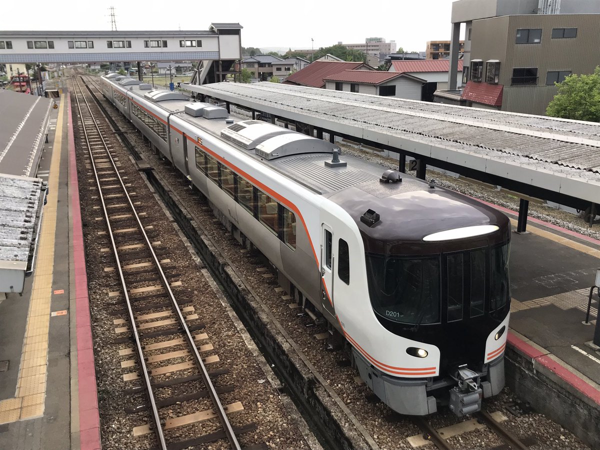 1040D ひだ20号
越中八尾駅　抑止中