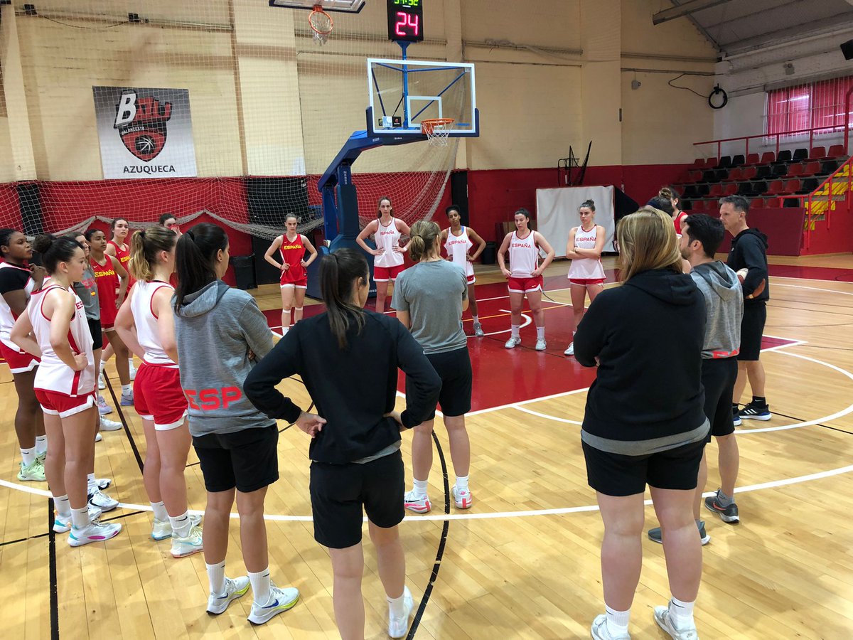 La #U18F 🇪🇸 trabaja en Azuqueca con vistas al Europeo de Turquía  🇹🇷

#SomosEquipo