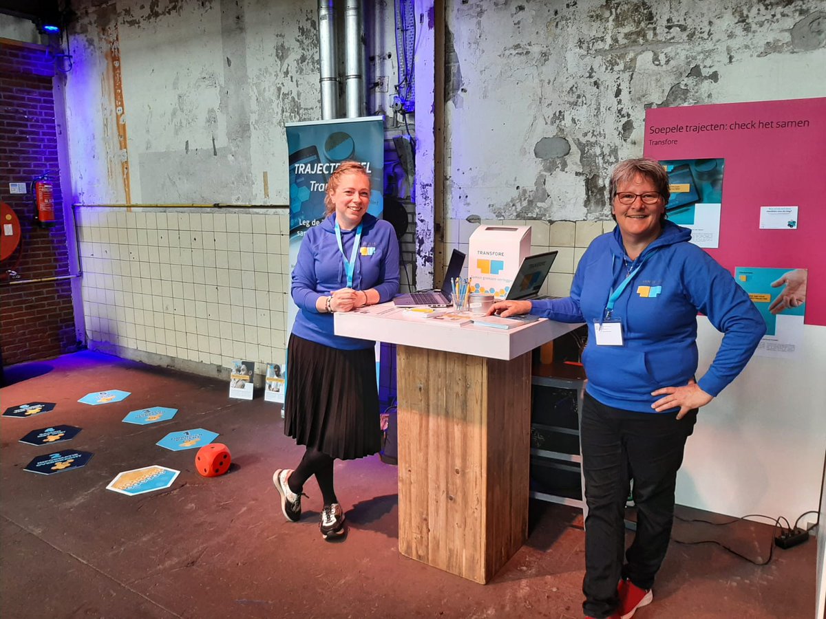 Yvonne en Linda staan klaar om met jou de checklist te doorlopen #dobbelmee #trajectplanning #doedecheck #dagvandeforensischezorg <a href="/Transfore/">Transfore</a>