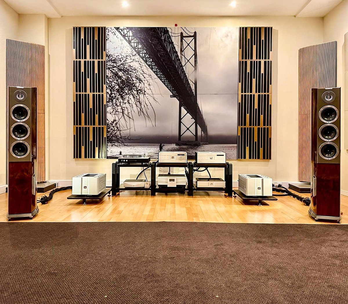 Indulge in Ultimate Audio Elite's incredible listening room - a masterpiece of design and sound.
Featuring Artnovion's top-of-the-line acoustic treatment, this room is a testament to the power of premium technology.

Learn more on our website.
bit.ly/artnovion