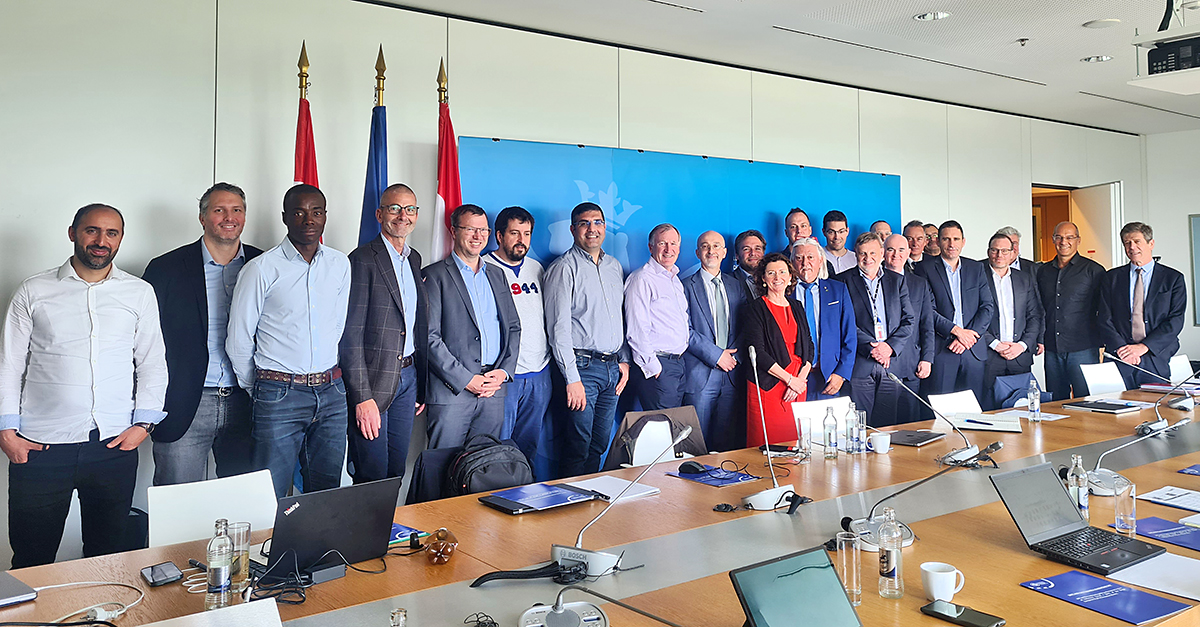 FABEC6's tweet photo. The #FABEC Social Dialogue Committee met on the 16th May. Besides Operational Performance and #SESAR updates, the Committee exchanged fruitful discussions on SES2+, RP4, #EASA activities and environmental performance. #DFS #LVNL #DGAC #LUXANA #skeyes #Skyguide https://t.co/MKjfh9hHhN