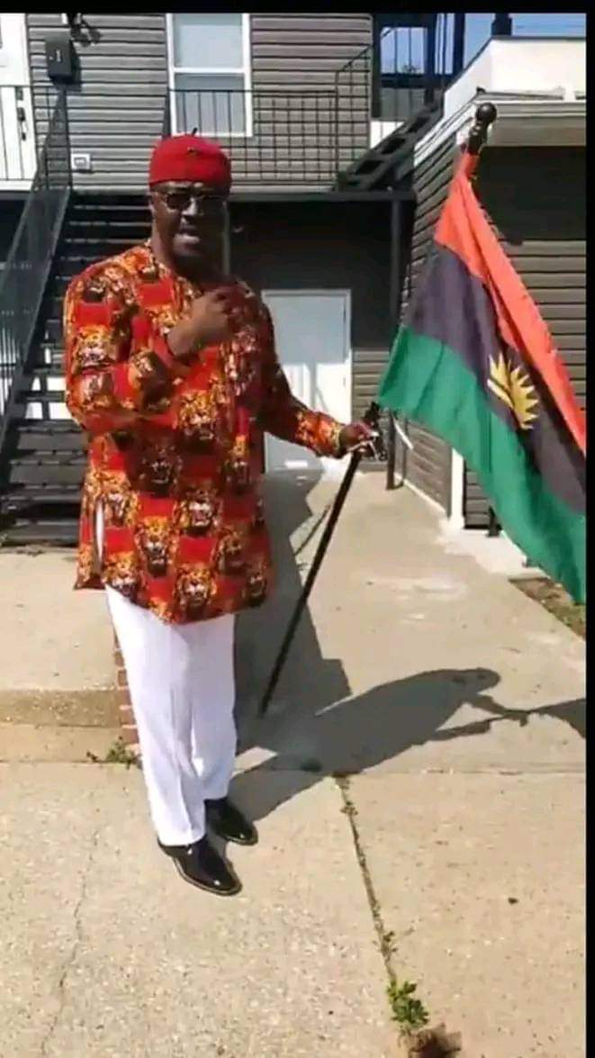 🛑Biafrans, This Sabo Ntike man here went to our @BiafraRGIE  headquartered in the USA and removed the BIAFRA flag. This is really madness in the highest order and a sacrilege. He and #EmekaLivingstone have judged themselves already by removing their name forever in #Biafraland.
