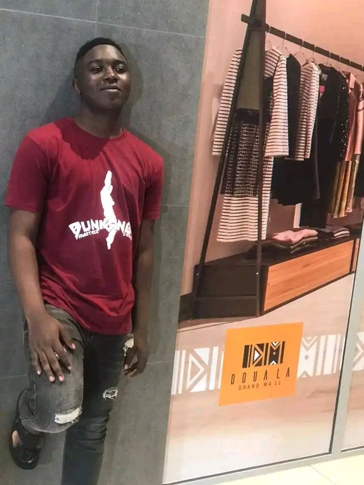 Vous pouvez toujours suivre les guerriers e-sportifs hardcores sur la chaine youtube the bunkanga..street figthers,kof,tekken etc..rien que du best🔥