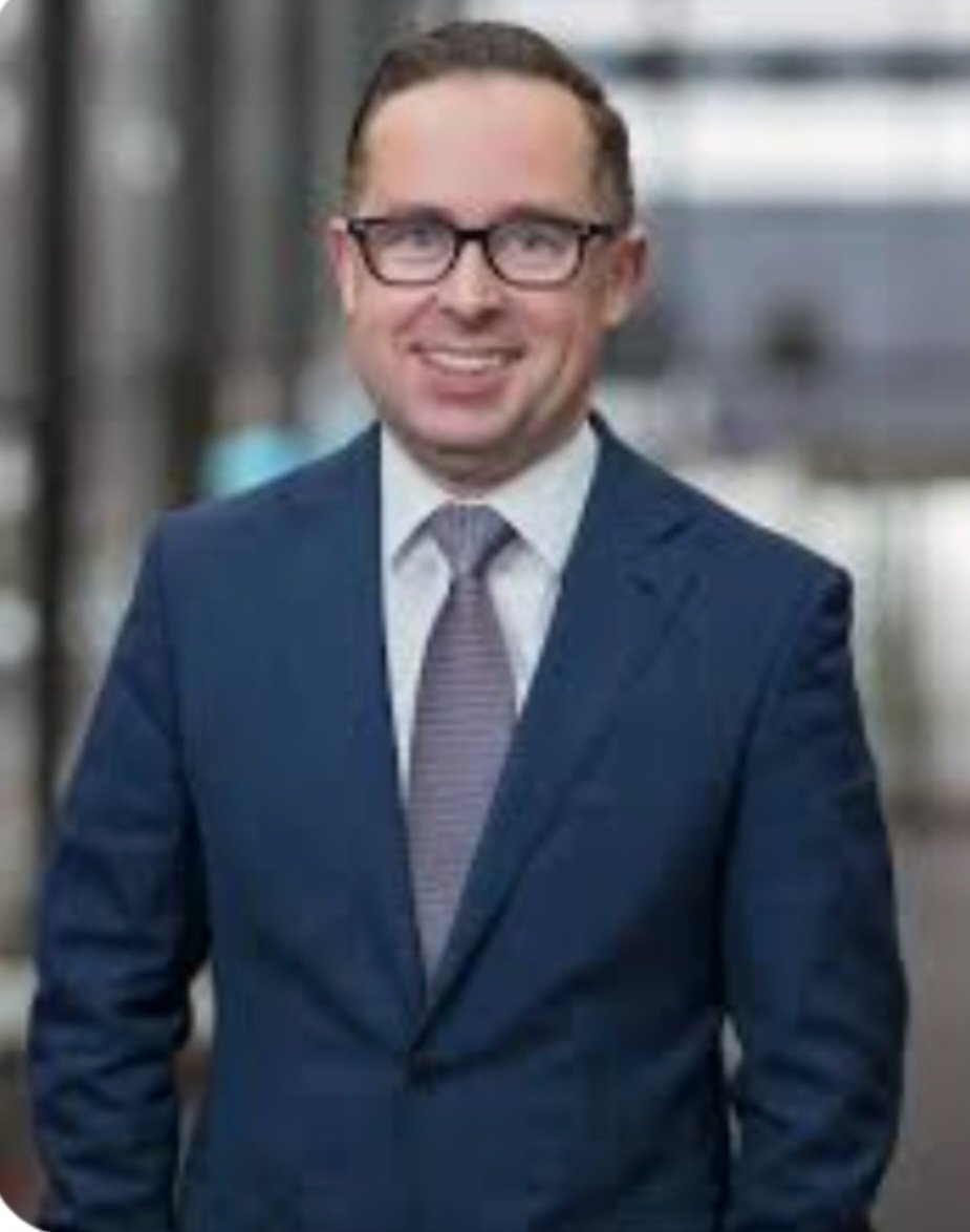 This slimy weasel leaves Qantas in November. Qantas are on track to make a $2.5B profit this financial year. Qantas received $2.7B of taxpayers money during Covid when they sacked thousands of staff. Who believes the slimy weasel should do the right thing and return the cash ASAP