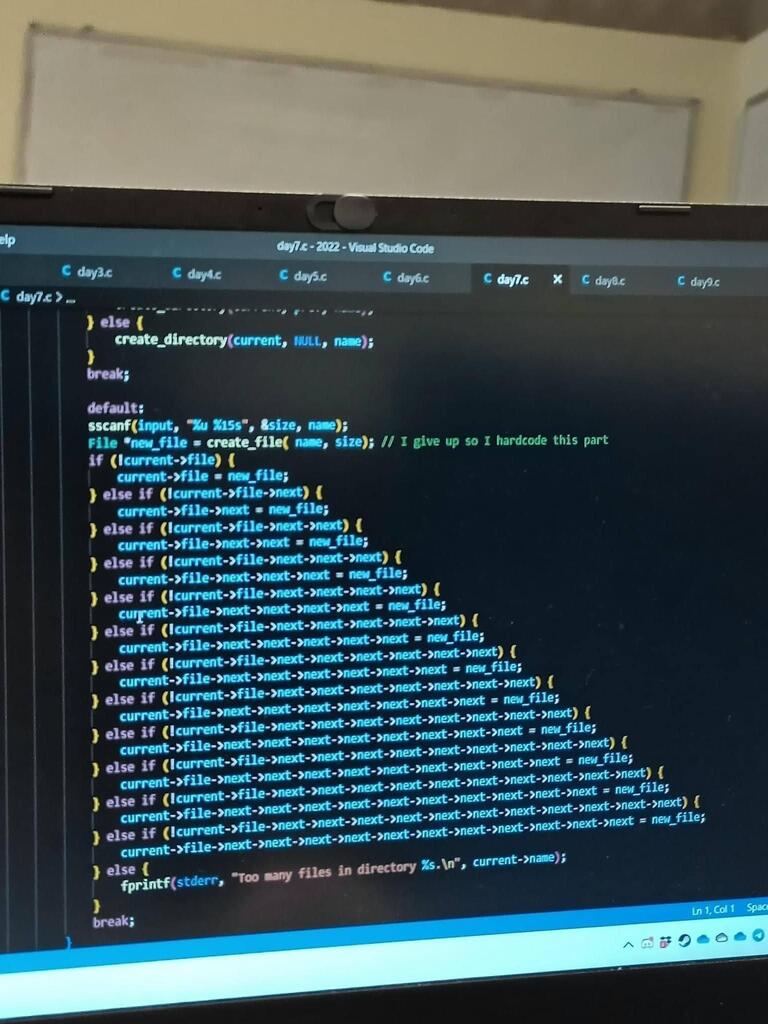 I found out the code of half the pyramid scheme.#100Daysofcode #javascript #programming #dev #linux #java #programming #CodeNewbie #python #reactjs #bugbounty #DataScience #infosec #gamedev #BigData @programmerjoke9