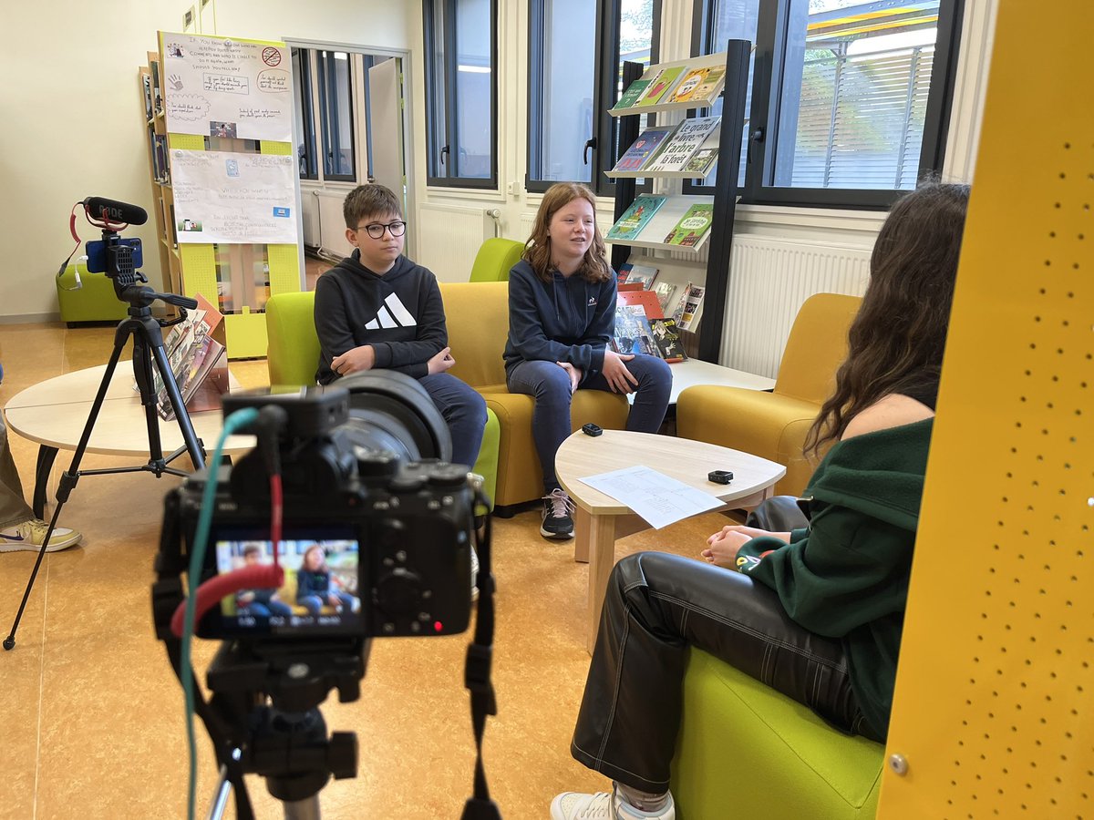 craviste's tweet photo. Au collège d’Ervy-le-Châtel (Aube), on évoque l’égalité filles-garçons avec les élèves, qui posent eux-mêmes leurs questions. C’est hyper intéressant ! À retrouver bientôt en grand format sur @lesteclair https://t.co/4xE9nTAWrt