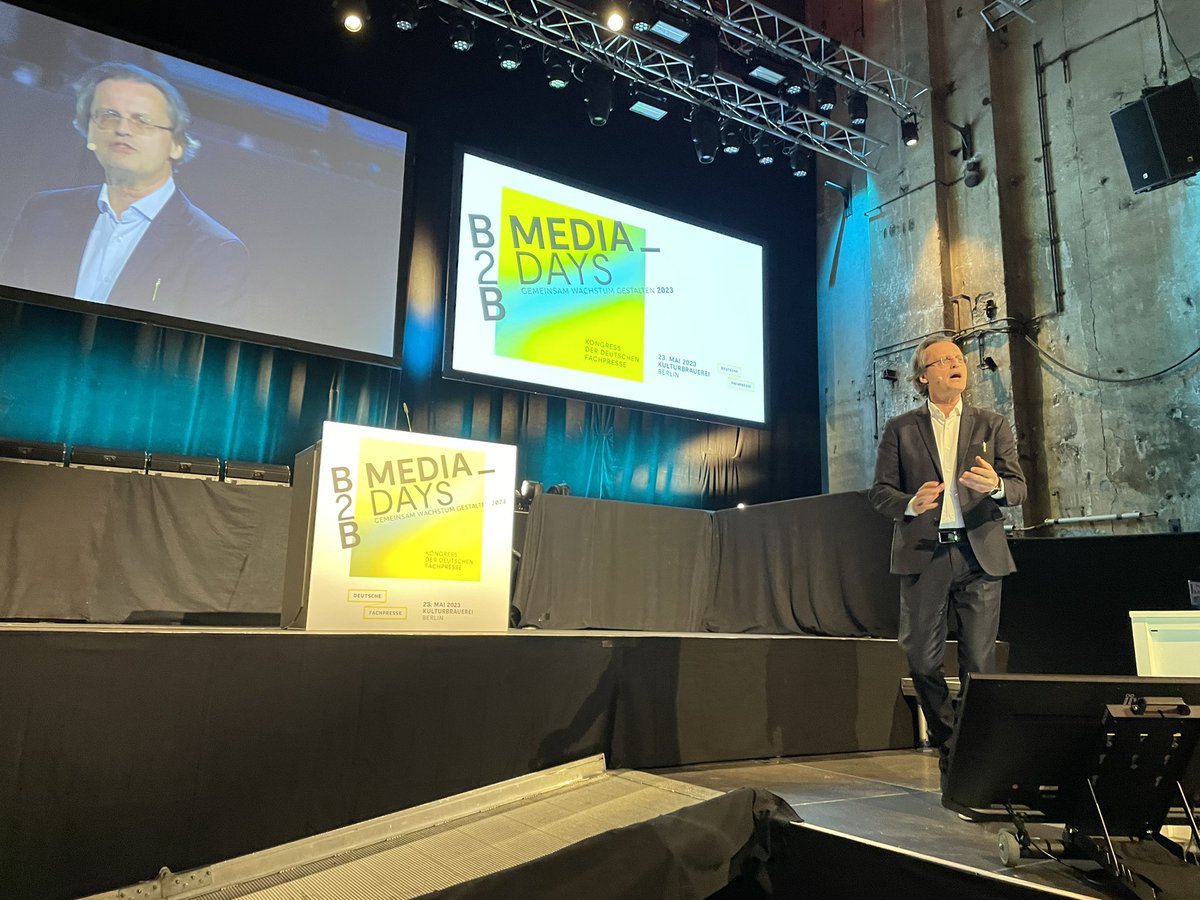 Gegen die große Gereiztheit: „Das Miteinander-Reden ist eine kleine Schule der Demokratie“, sagt der Medienwissenschaftler Prof Bernhard Pörksen von der Universität Tübingen in seiner Keynote bei den #b2bmediadays23