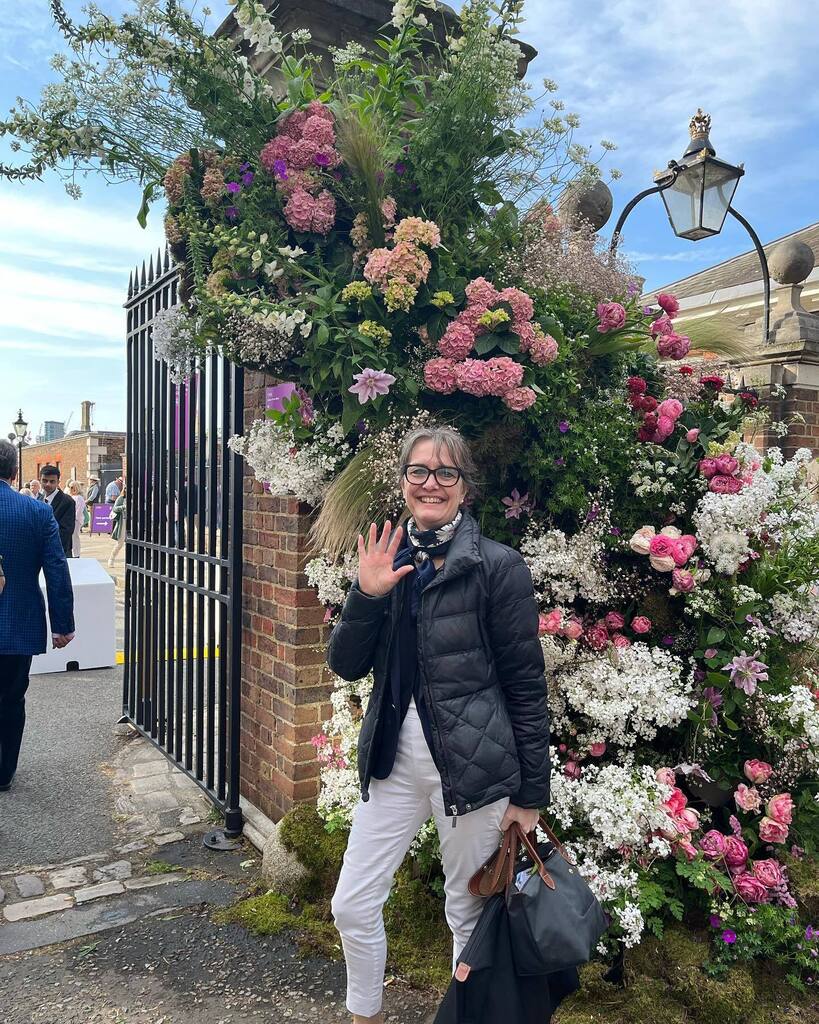 We made it! #chelseaflowershow #rhschelsea #sloanesquare been waiting so long to get here! Xx instagr.am/p/CslI78TsCmW/