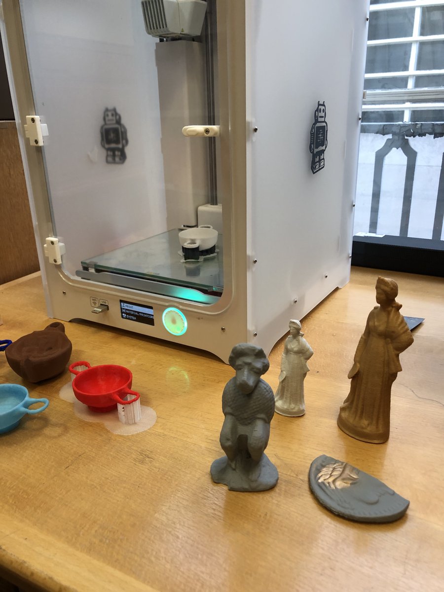 CarolineLawrenc's tweet image. Thank you @joliheroics #InstituteOfClassicalStudies for a fun &amp;amp; informative #ObjectHandling session of the #EhrenbergCollection last night. It was great to meet fascinating scholars &amp;amp; chat with library staff, including Robbie the laser printer. 😊👍