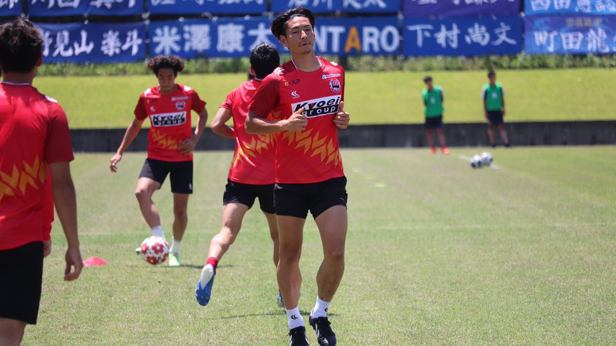 VERSPAH's tweet photo. ／
　今季初出場⚽️
　#中村勇太 #竹田竣 
＼

今季初出場の中村勇太選手と竹田竣選手のプレーを写真で振り返ろう！

短い出場時間の中で献身的なプレーをし、チームの勝利に貢献しました！

⬇️今週末のチケットはこちら
https://t.co/ArCKdGVtQ2

#ヴェルスパ大分 
@yuta37609428 
@Tshun_358 https://t.co/FiamgROl2u