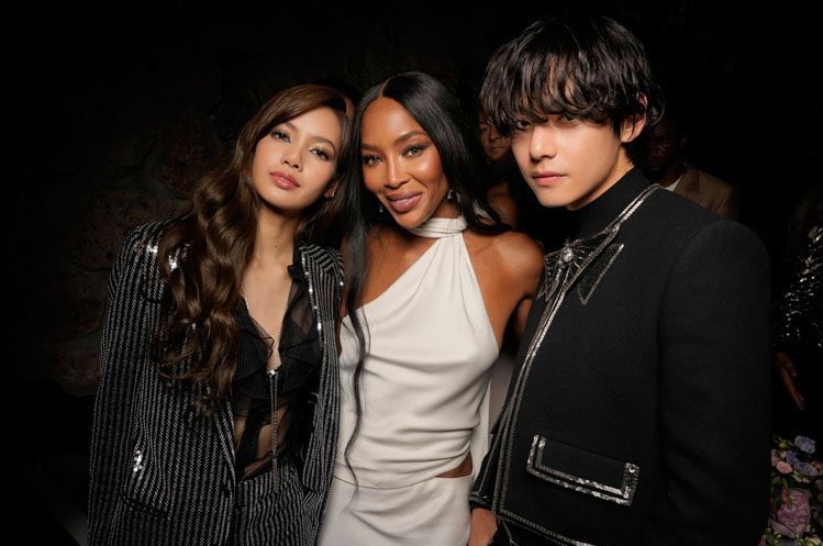 BLACKPINK's Lisa, Naomi Campbell and BTS' V stun in new photo together.