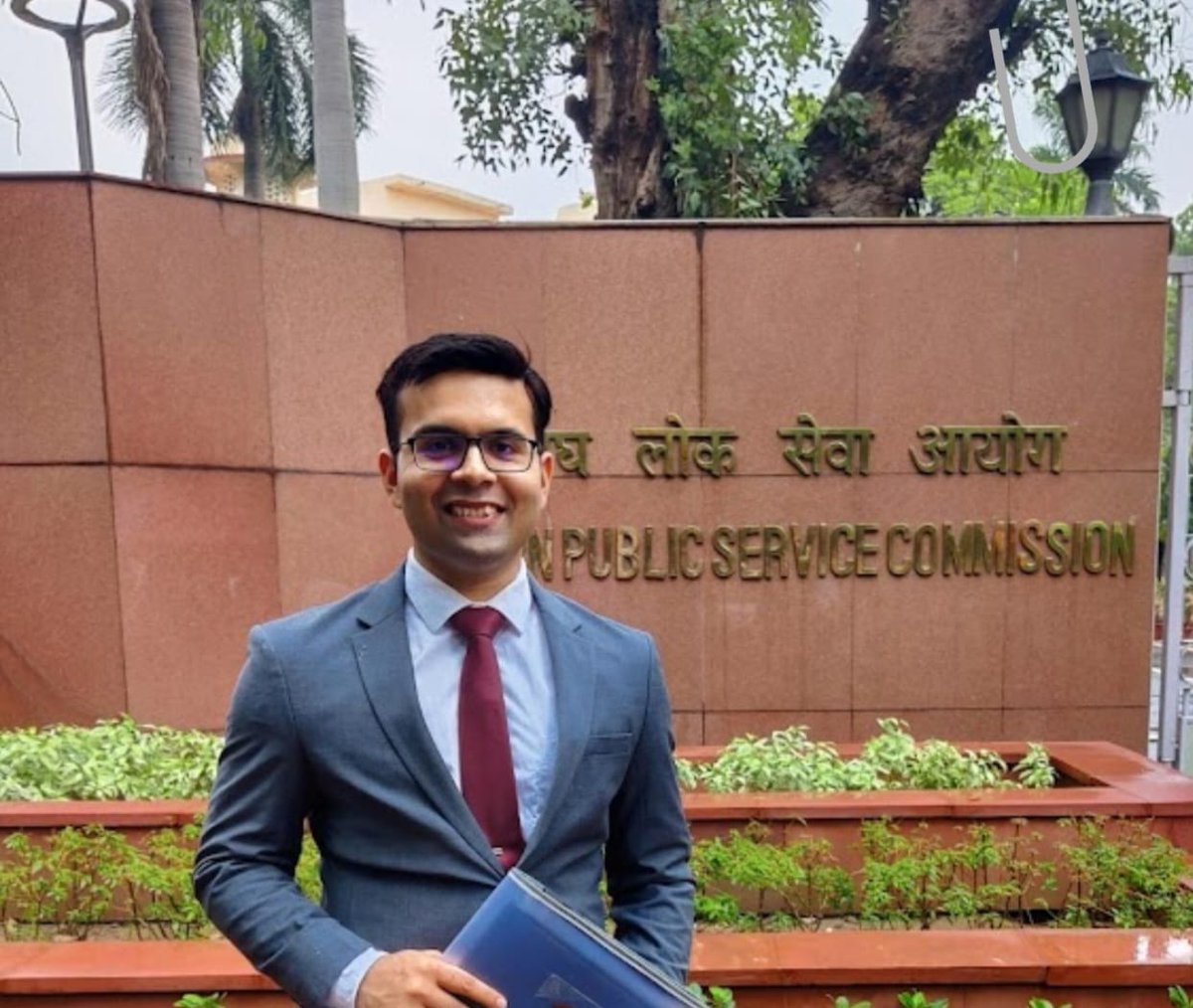 airnews_patna's tweet photo. UPSC सिविल सेवा परीक्षा 2022 में #कटिहार के #हर्ष_पराशर का 143 वां रैंक । https://t.co/QOa47SKrND