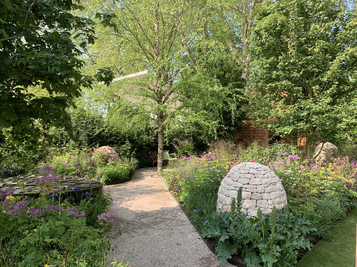 Gold - and Best in Show to Horatio’s Garden by @HarrisBugg #RHSChelseaFlowerShow - so well deserved, it’s a gorgeous space. 🏅