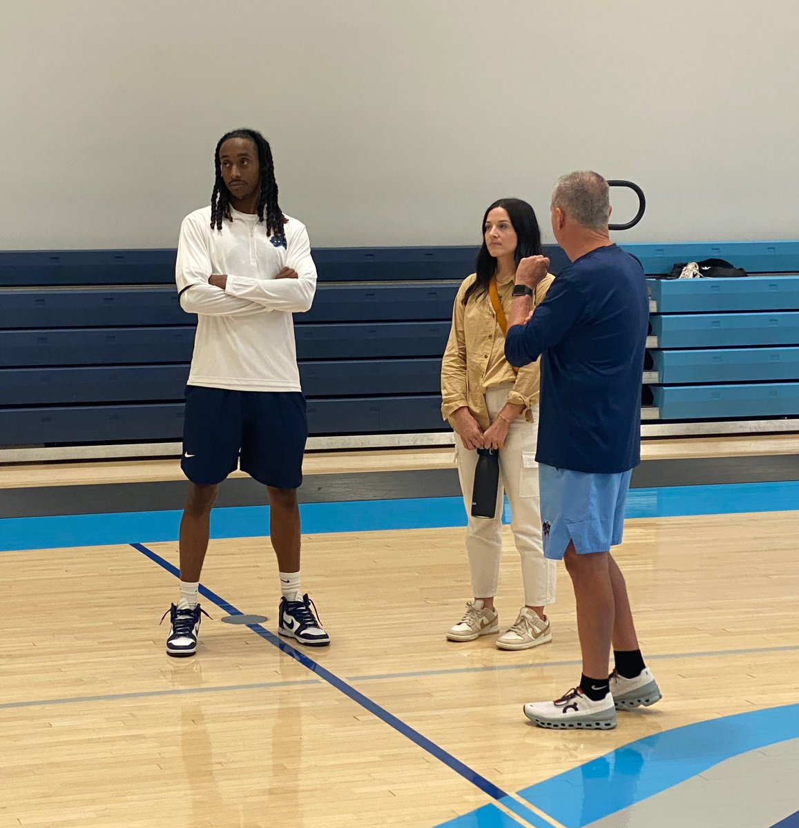 Had a great night introducing <a href="/CoachStark_22/">DaShaun Stark</a> to our players and parents. DeShaun will be our Head Jr high boys basketball coach,assistant Senior high boys basketball as well as strength and conditioning coach.
Welcome to The New School!