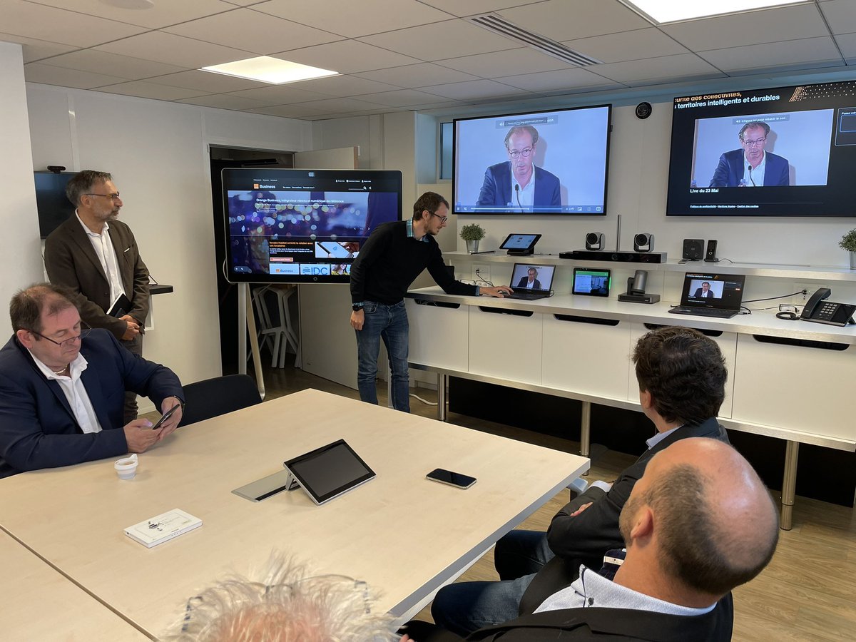 OrangeBFC's tweet photo. Conférence à Dijon sur la Cybersécurité des collectivités, avec des démos sur les actions de prévention et de sensibilisation à la #cybersécurité. Événement organisé par Orange en marge de l’ANCTour.
#CollTerr @OrangeCyberFR  @ANCTerritoires https://t.co/r7q2f7BW1n