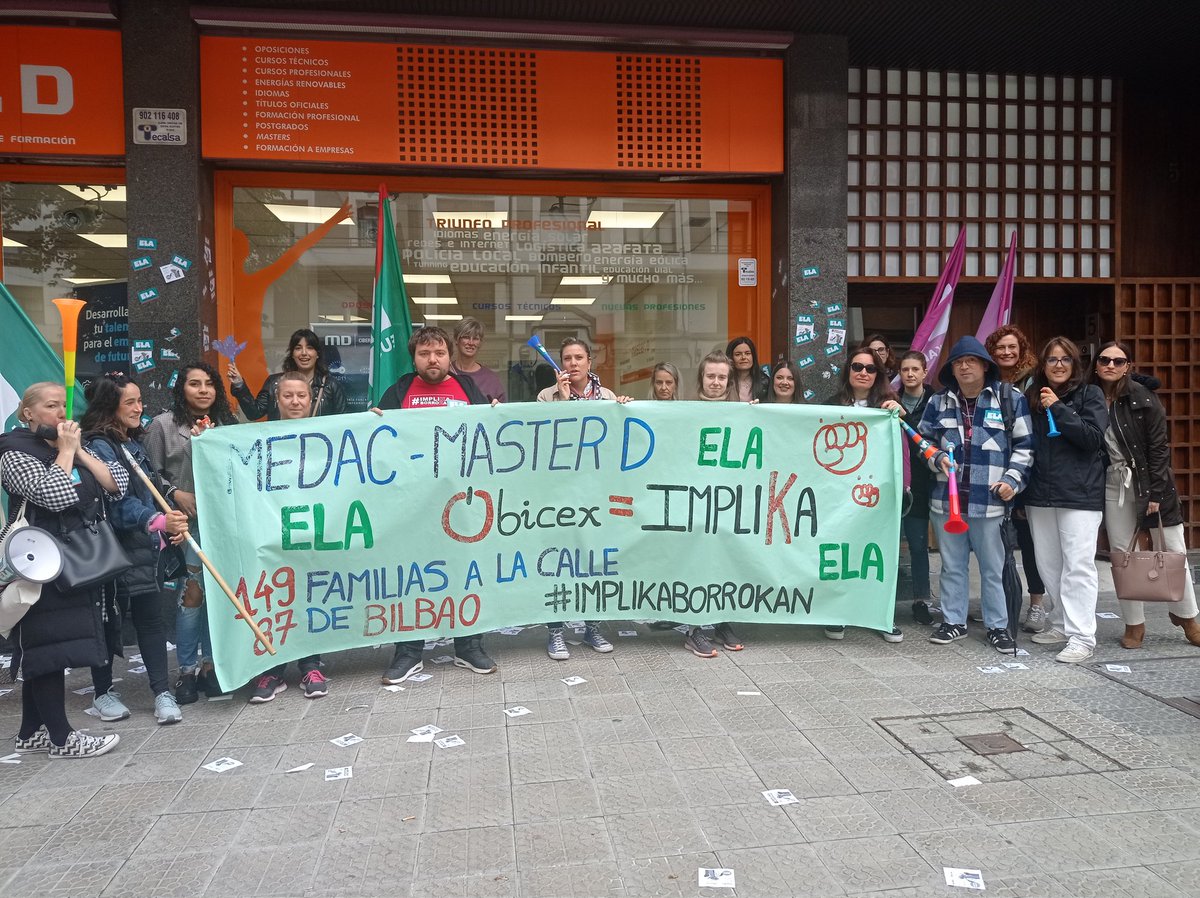 Implikaborrokan's tweet photo. 🙋🏾♀️La plantilla de @Implika_Formac continuamos en #huelga ante el despido del 60% de la plantilla, 87 sólo en #Bilbao y la mayoría #mujeres

Hoy estamos ante Master D @masterd 

6️⃣8️⃣ Egun #greban  %60 langileei kaleratu ditu Implika taldeak, % 9️⃣0️⃣ emakumeak 

@institutoMEDAC https://t.co/jTfdLvKvSq
