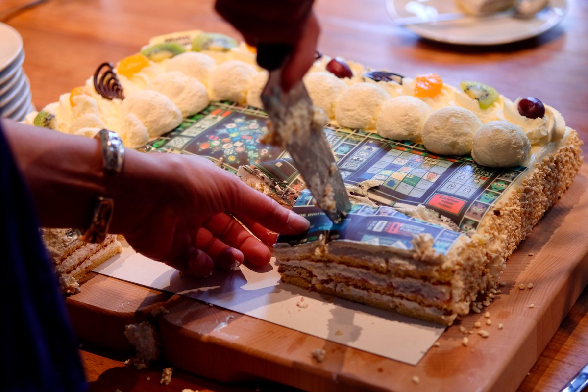 Met grote trots ontvingen we vanochtend <a href="/UNESCO_NL/">UNESCO Nederland (dormant)</a> voor de officiële toetreding van De Digitale Stad tot het Memory of the World register. #dds #digitaalerfgoed 💾