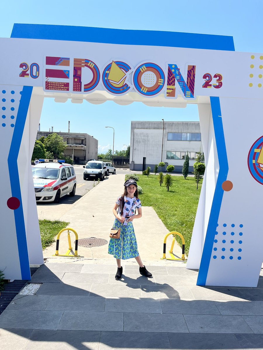 Britt 📍Network School tweet media