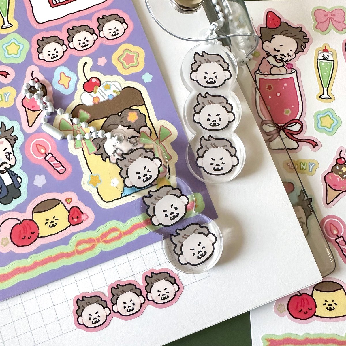 𝐓𝐎𝐍𝐘 𝐒𝐓𝐀𝐑𝐊 𝐛𝐢𝐫𝐭𝐡𝐝𝐚𝐲 𝐜𝐚𝐟𝐞
𝐬𝐩𝐞𝐜𝐢𝐚𝐥 𝐠𝐢𝐟𝐭: 𝐚𝐜𝐫𝐲𝐥𝐢𝐜 𝐤𝐞𝐲𝐫𝐢𝐧𝐠

*5/27~28 선착순으로 증정예정입니다.