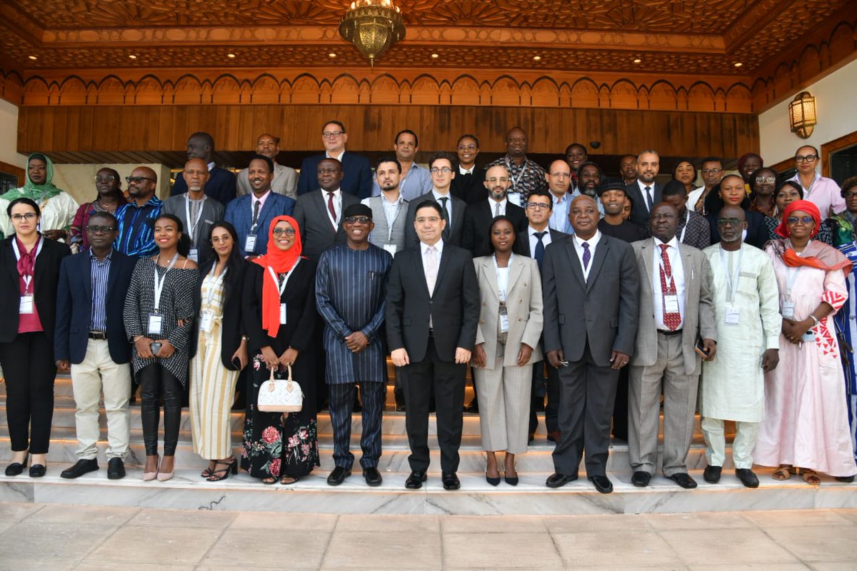 M. Nasser Bourita a co-présidé, aujourd’hui à Rabat, avec le Commissaire de l’UA aux Affaires politiques, à la Paix et à la Sécurité, M. Bankole Adeoye, la cérémonie d'ouverture du 2e cycle de formation des observateurs des élections de l'UA, qui se tient du 23 au 26 mai courant.