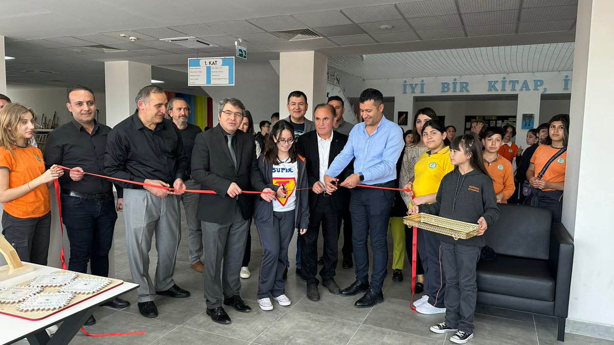 MudanyaMem's tweet photo. İlçe Müdürümüz Suat TOPAL, Halitpaşa Ortaokulu Matematik Laboratuvarı açılışını yaptı.

#matematikseferberliği

@bursailmem16 
@SeyitAliBuyuk 
@suattopal19 
@halitpasa2021 https://t.co/EWzhEHQaDJ