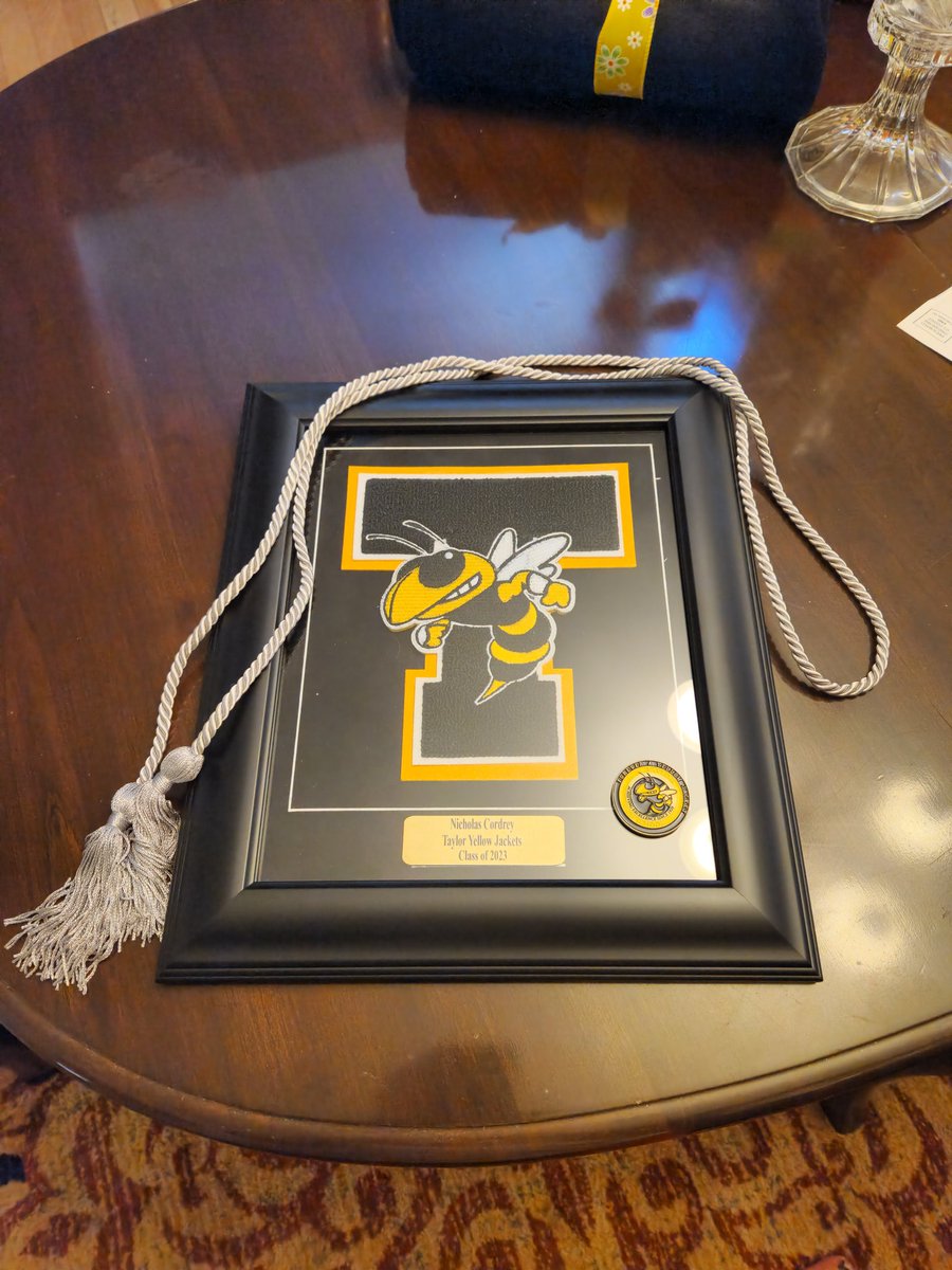 nick01nrcf's tweet photo. We attended Senior Athletic Awards Night this week. Thanks, @taylorathletics and @LarryHerges, for kindly including Nick. It will always be appreciated by Nick's family. #taylormade #yellowjacketforlife #soccer https://t.co/BHNpa9lJTC