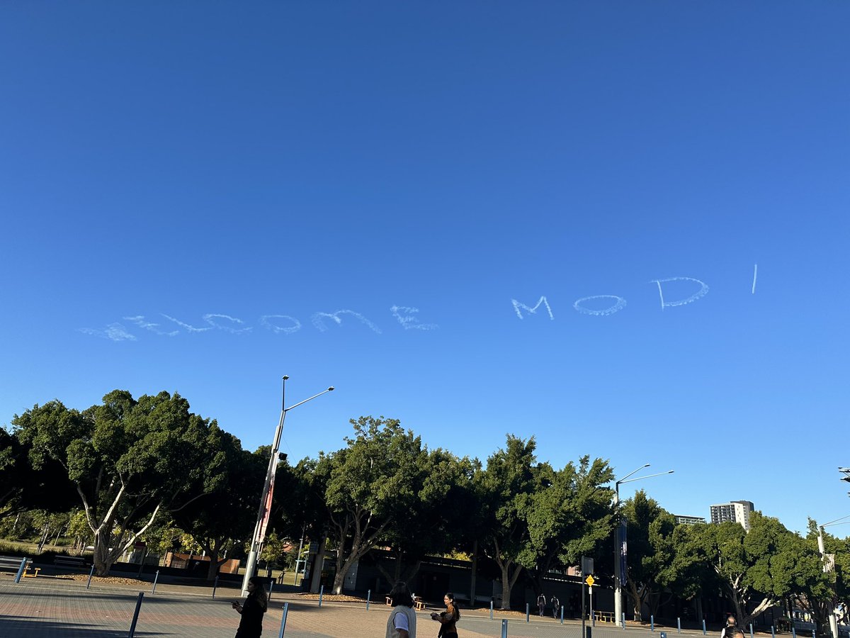 vishalmulay's tweet photo. Australia welcomes the worlds most popular leader #NarendraModi . He not only commands popularity in India but also world over. 

You are a true rockstar @narendramodi  #JalwaHain

#ModiInAustralia #ModiInSydney https://t.co/GzA4CyRdSw