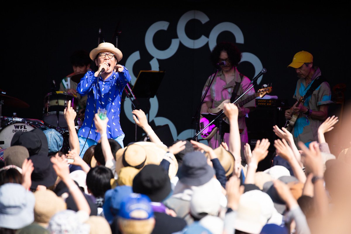 hanareOffcial's tweet photo. CIRCLE'23
2023.5.22

PHTO:仁礼 博　

#石井マサユキ さん / Gt.
#YOSSY さん / Key.
#真船勝博 さん / Ba.
#伊藤大地 さん / Dr.

#circle23

#ハナレグミ
#永積崇 https://t.co/xEOyYcDRJ6