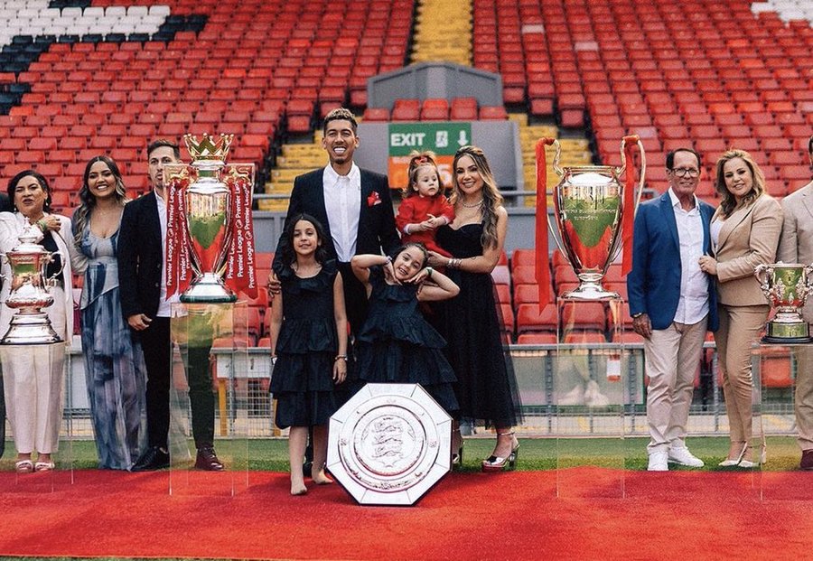 TheKop_com's tweet photo. 🔴 361 games 
⚽️ 110 goals 
🎯 72 assists 
🏆 Champions League
🏆 Super Cup
🏆 Club World Cup
🏆 Premier League
🏆 League Cup
🏆 FA Cup

Bobby Firmino. He came, he saw, he conquered... 🇧🇷❤️ https://t.co/C9z5wsqRFY