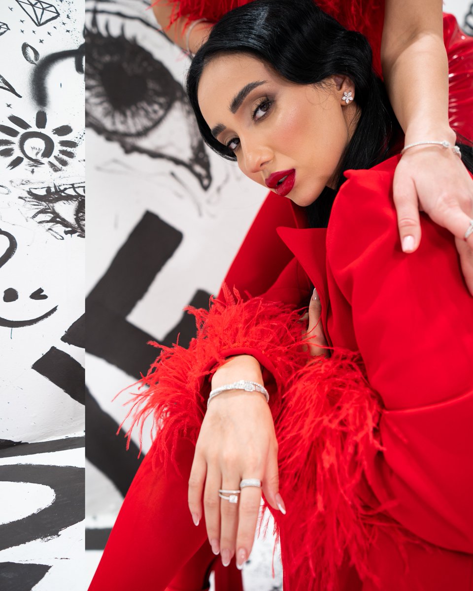 Kanaaniajewe's tweet image. kanaania.com Adorn yourself with the enchanting beauty of diamonds from the Diamond Collection by Kanaania Jewelry. Embrace pure elegance. #DiamondCollection #PureElegance