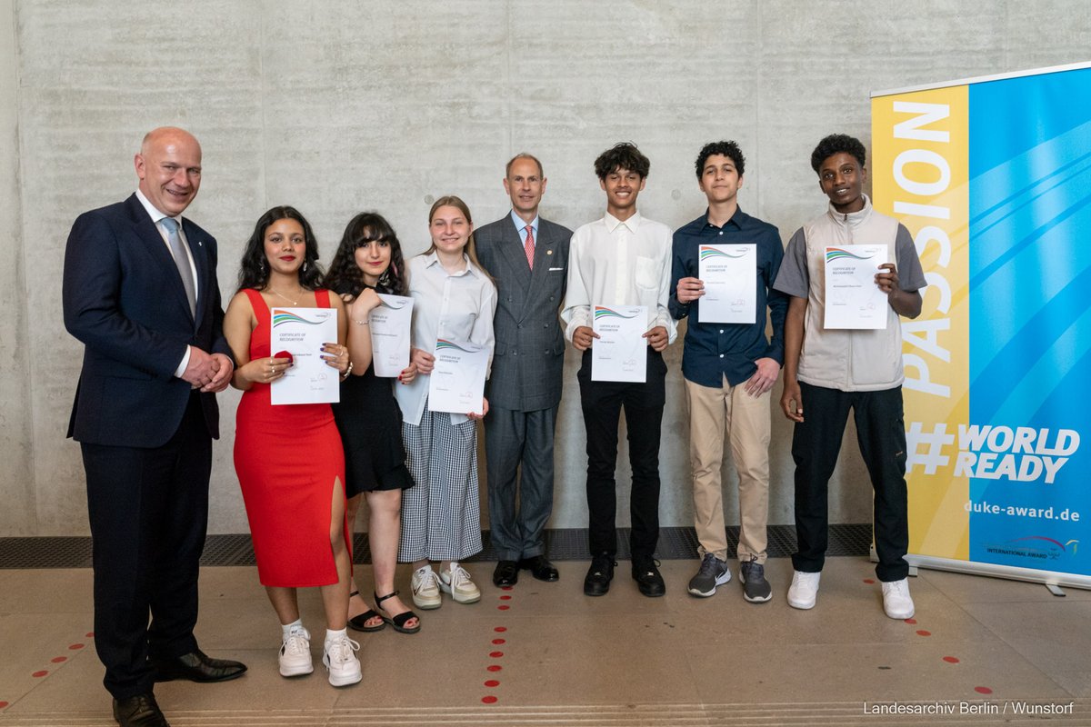 HRH The Duke of Edinburgh is in #Germany, raising awareness of the work of the Award.

HRH presented 90 young people living in Germany from a diverse set of backgrounds, with their Award yesterday. The Ceremony took place under the patronage of Mayor Wegner on Museum Island.