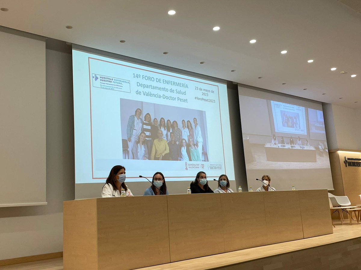 GVADrPeset's tweet photo. 👥 Taula de Comunicacions al #foroPeset2023: hemodiàlisi domiciliària (@AmandaFM09), robotització en la preparació de citostàtics (@farmaciaHDPeset), estat emocional de persones en espera de trasplantament renal (@nefropeset) i complicacions d'ostomies d'alimentació https://t.co/MhtMUBdG13